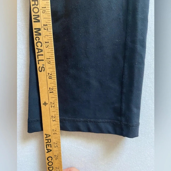 Lululemon Athletica straight leg cropped workout yoga pants SZ 4 - Picture 9 of 11